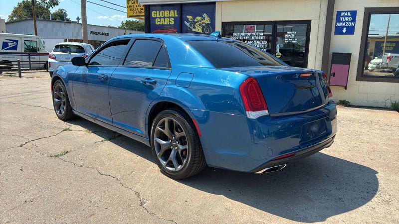 2021 Chrysler 300 Touring