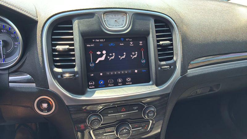 2021 Chrysler 300 Touring