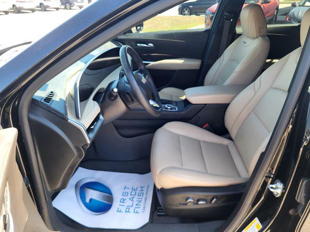 2025 Cadillac XT4 FWD Premium Luxury
