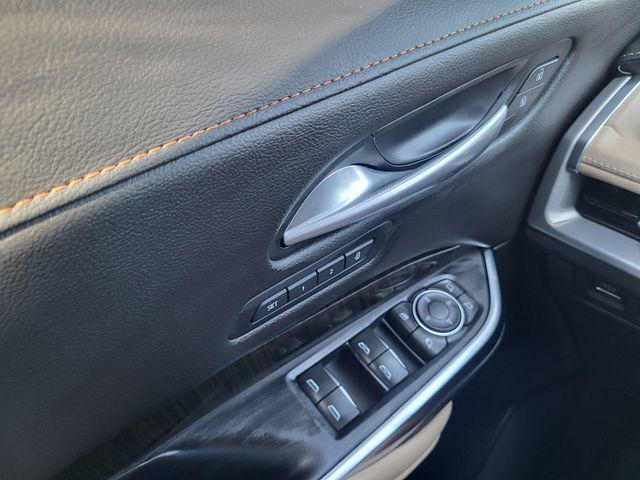2025 Cadillac XT4 FWD Premium Luxury