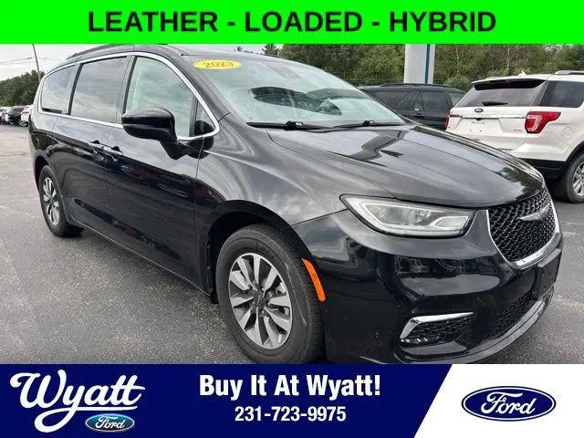 2023 Chrysler Pacifica Hybrid Touring L for sale in Manistee, MI