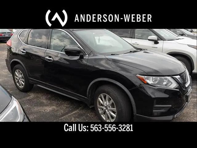 2017 Nissan Rogue SV for sale in Dubuque, IA