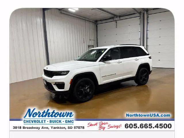 2023 Jeep Grand Cherokee Limited 4x4 for sale in Yankton, SD