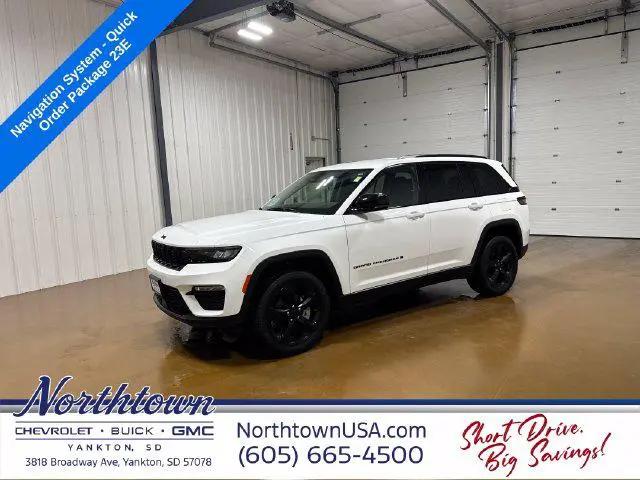 2023 Jeep Grand Cherokee Limited 4x4 for sale in Yankton, SD