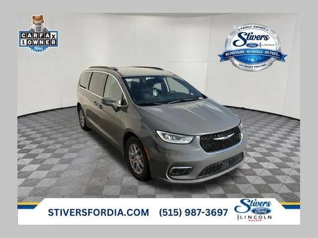 2022 Chrysler Pacifica Touring L for sale in Waukee, IA