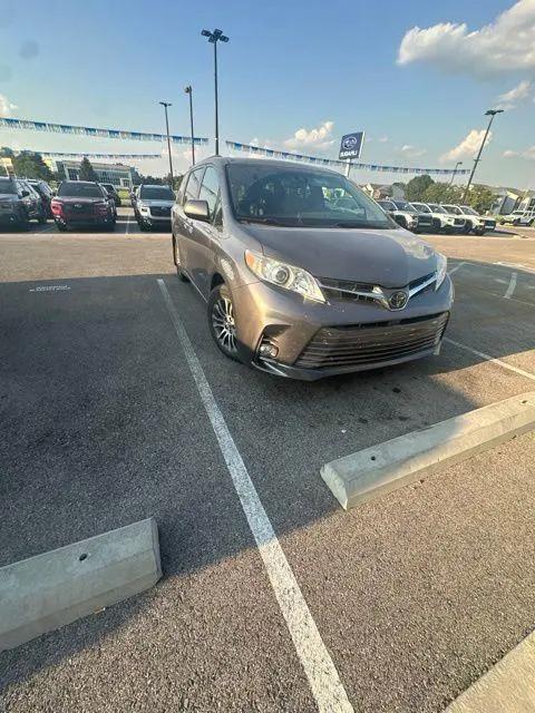2018 Toyota Sienna XLE 8 Passenger for sale in Evansville, IN