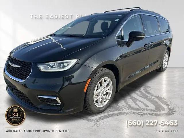 2022 Chrysler Pacifica Touring L for sale in Clinton, MO