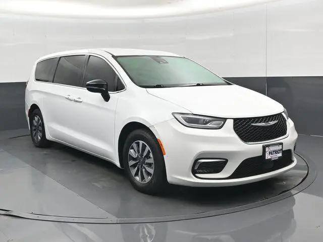 2024 Chrysler Pacifica Hybrid Select for sale in Tulsa, OK