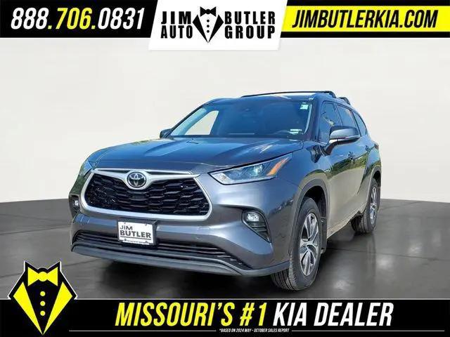 2021 Toyota Highlander XLE for sale in Chesterfield, MO