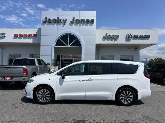 2024 Chrysler Pacifica Hybrid Select for sale in Hayesville, NC