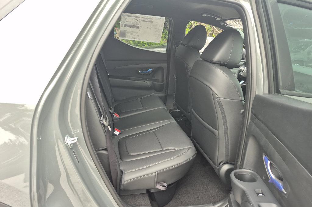 New 2027 Gray Hyundai SE FWD image 18