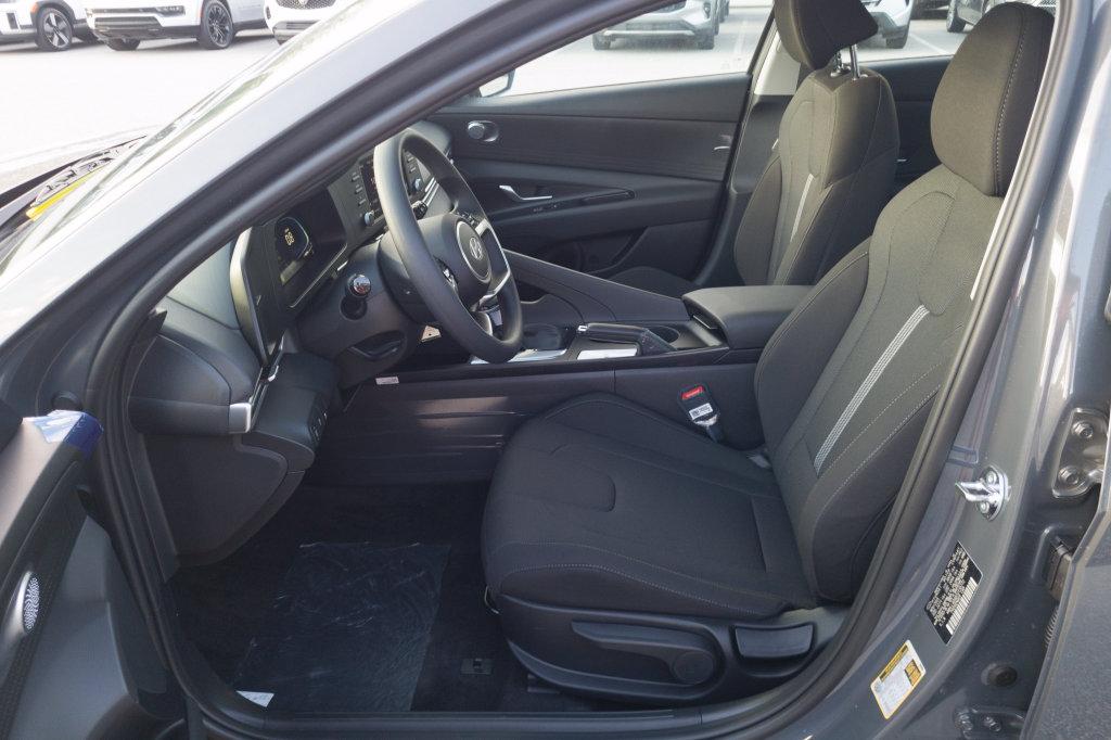 New 2026 Ecotronic Gray HYUNDAI SE image 13
