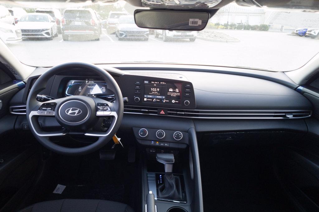 New 2026 Ecotronic Gray HYUNDAI SE image 19