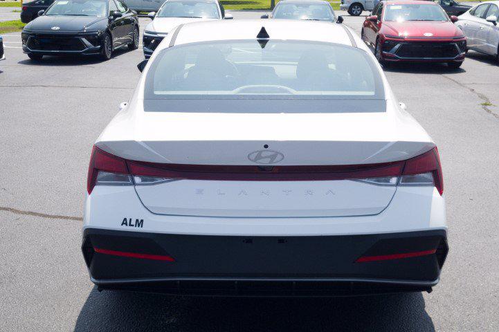 New 2026 Serenity White HYUNDAI SE image 6