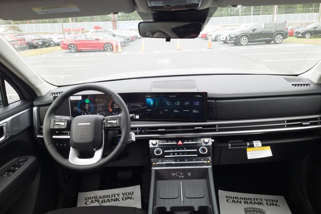 New 2026 Silver HYUNDAI SE FWD image 18