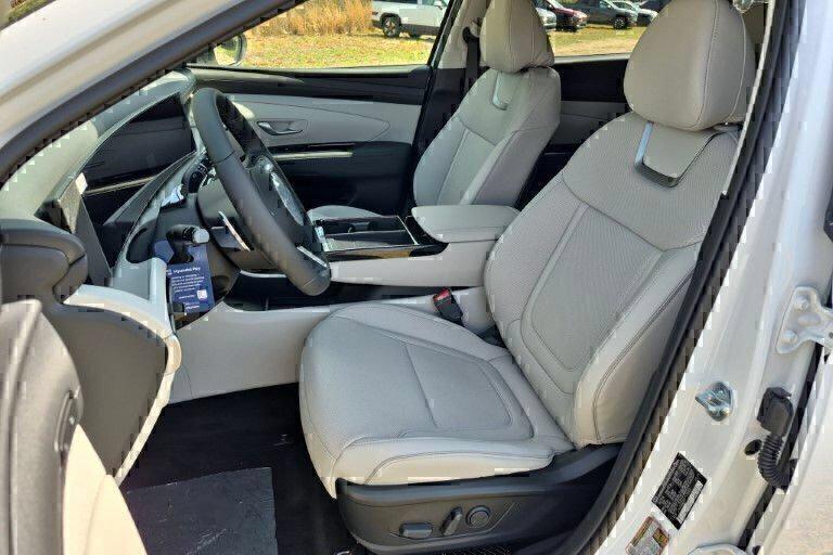 New 2026 White Pearl HYUNDAI Limited FWD image 14