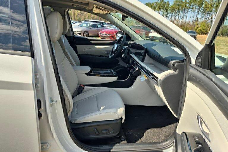 New 2026 White Pearl HYUNDAI Limited FWD image 21