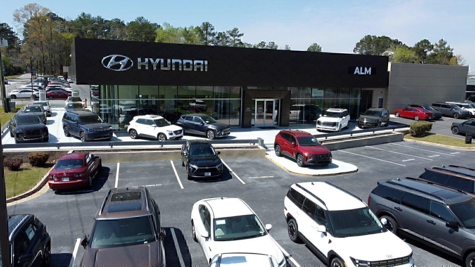 New 2026 White Pearl HYUNDAI Limited FWD image 36