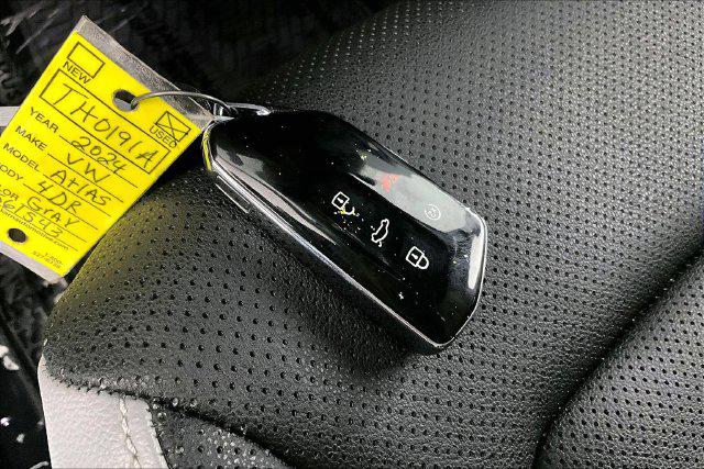 Used 2024 Volkswagen Atlas 2.0T Peak Edition SEL For Sale in Millington, TN