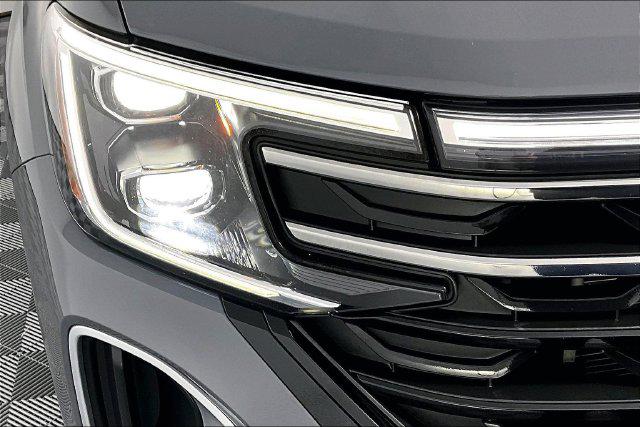 Used 2024 Volkswagen Atlas 2.0T Peak Edition SEL For Sale in Millington, TN