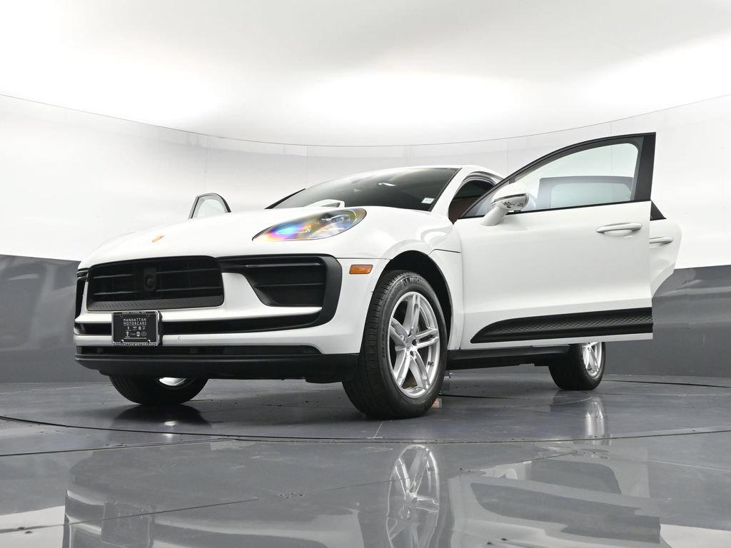 2023 Porsche Macan Base