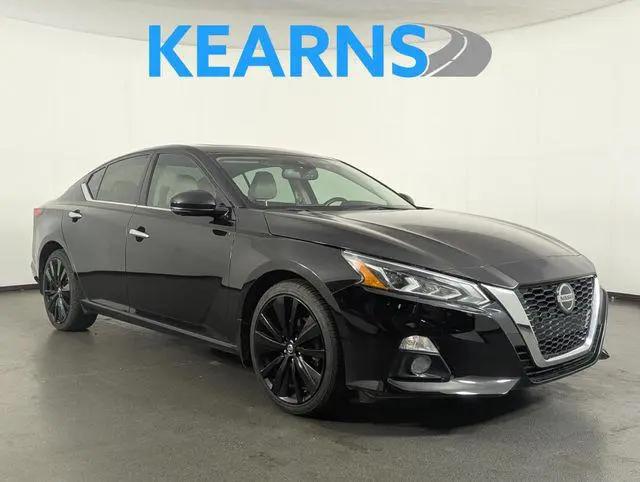 2019 Nissan Altima 2.5 Platinum for sale in Johnson Creek, WI