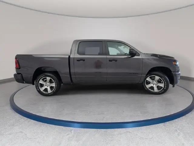 2026 Ram 1500 Express Crew Cab 4x2 57 Box