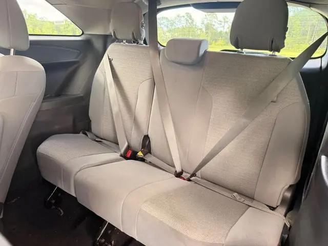 2025 Toyota Sienna LE