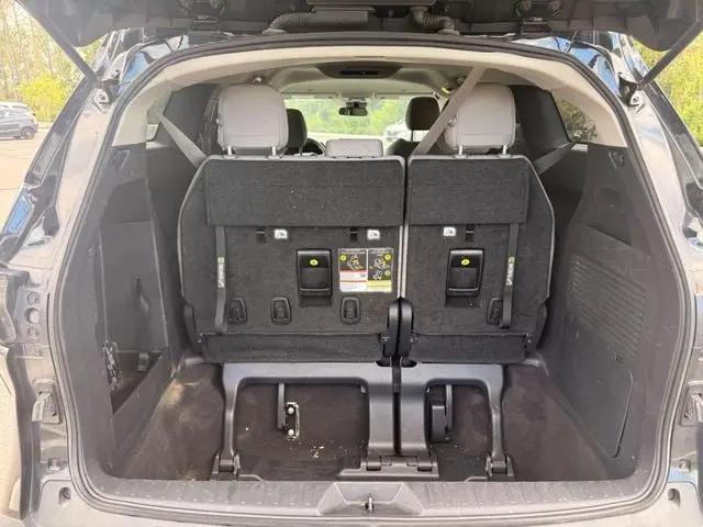 2025 Toyota Sienna LE