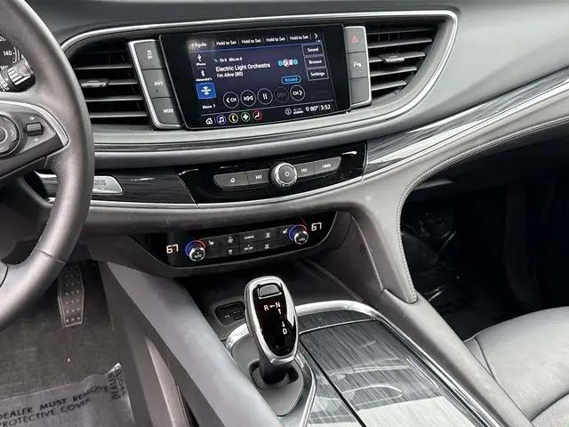 2021 Buick Enclave AWD Essence