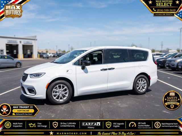 2024 Chrysler Pacifica Touring L for sale in Richmond, MO