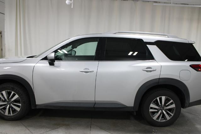 2025 Nissan Pathfinder SL FWD