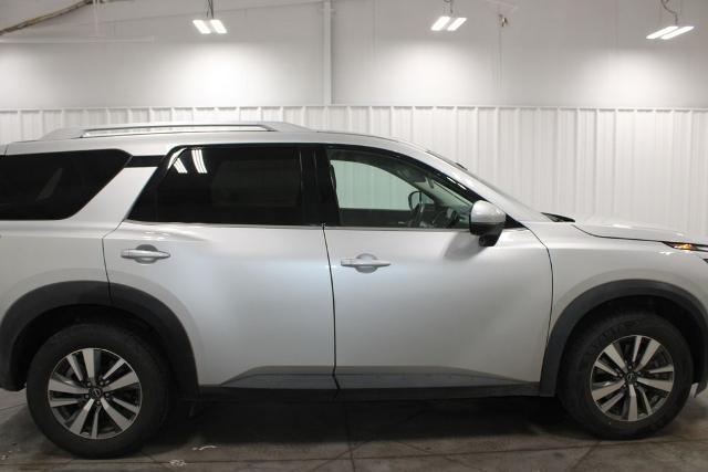2025 Nissan Pathfinder SL FWD