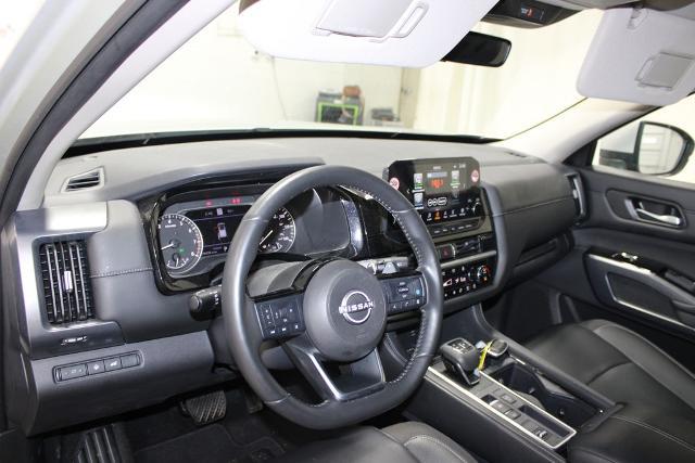2025 Nissan Pathfinder SL FWD