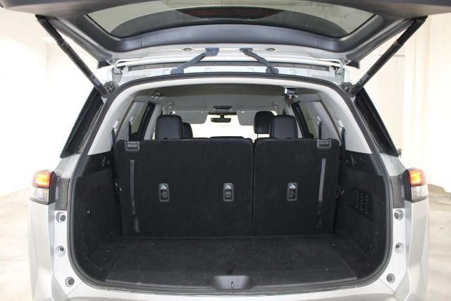 2025 Nissan Pathfinder SL FWD