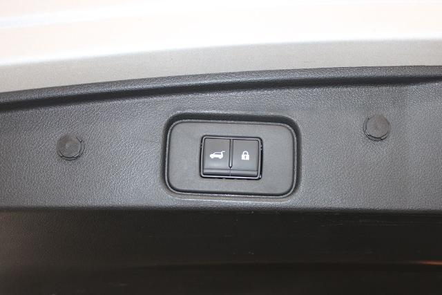 2025 Nissan Pathfinder SL FWD