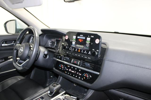 2025 Nissan Pathfinder SL FWD