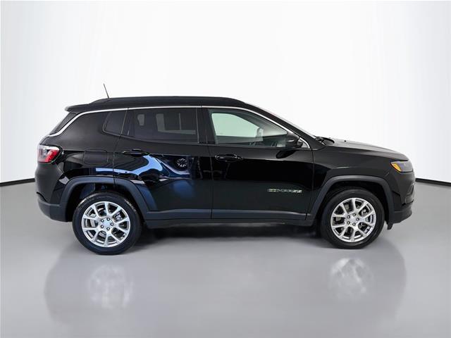 2024 Jeep Compass Latitude Lux FWD