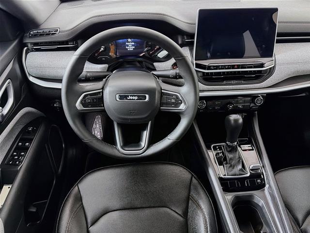 2024 Jeep Compass Latitude Lux FWD
