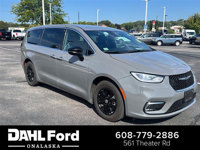 2025 Chrysler Pacifica Select for sale in Onalaska, WI