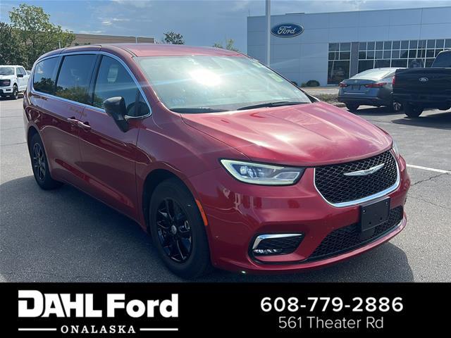 2025 Chrysler Pacifica Select for sale in Onalaska, WI