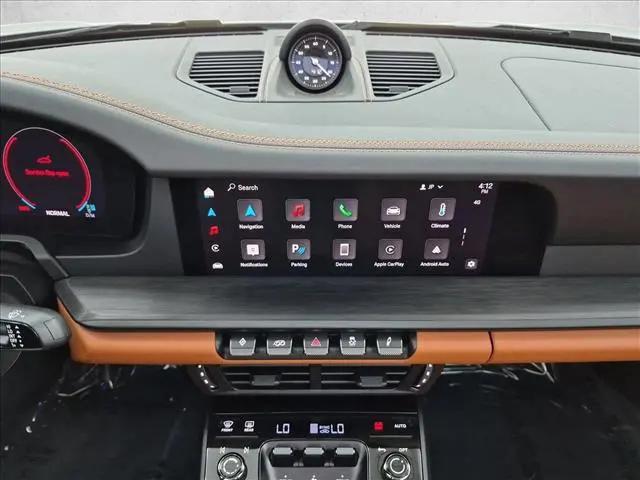 2025 Porsche 911 Carrera GTS Cabriolet