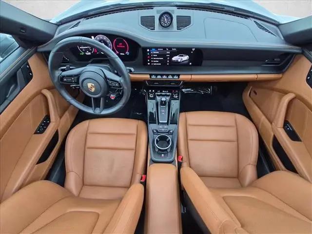 2025 Porsche 911 Carrera GTS Cabriolet