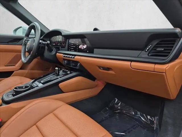 2025 Porsche 911 Carrera GTS Cabriolet