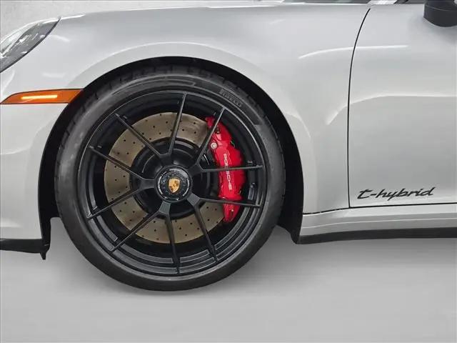 2025 Porsche 911 Carrera GTS Cabriolet