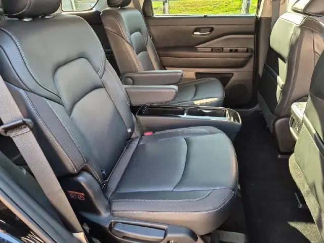 2024 Nissan Pathfinder SL 4WD