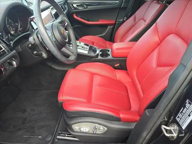 2025 Porsche Macan T
