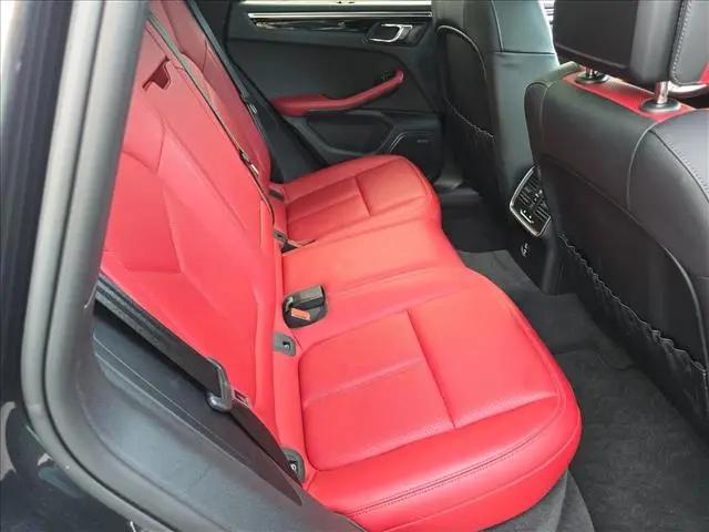 2025 Porsche Macan T