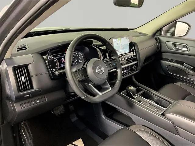 2025 Nissan Pathfinder SL FWD
