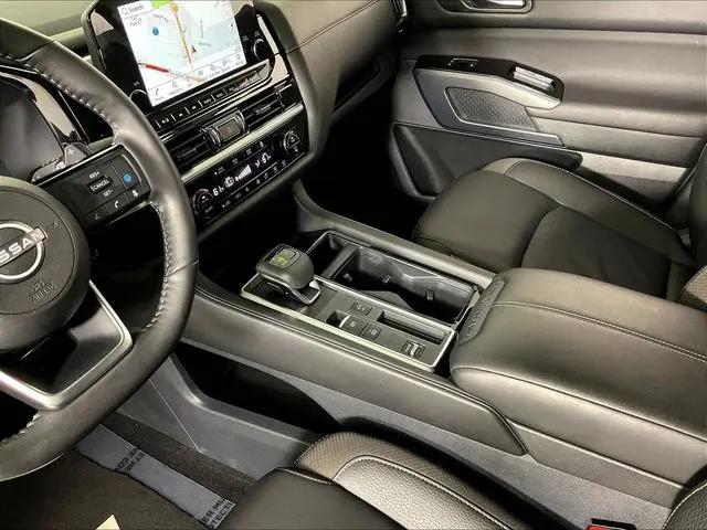2025 Nissan Pathfinder SL FWD